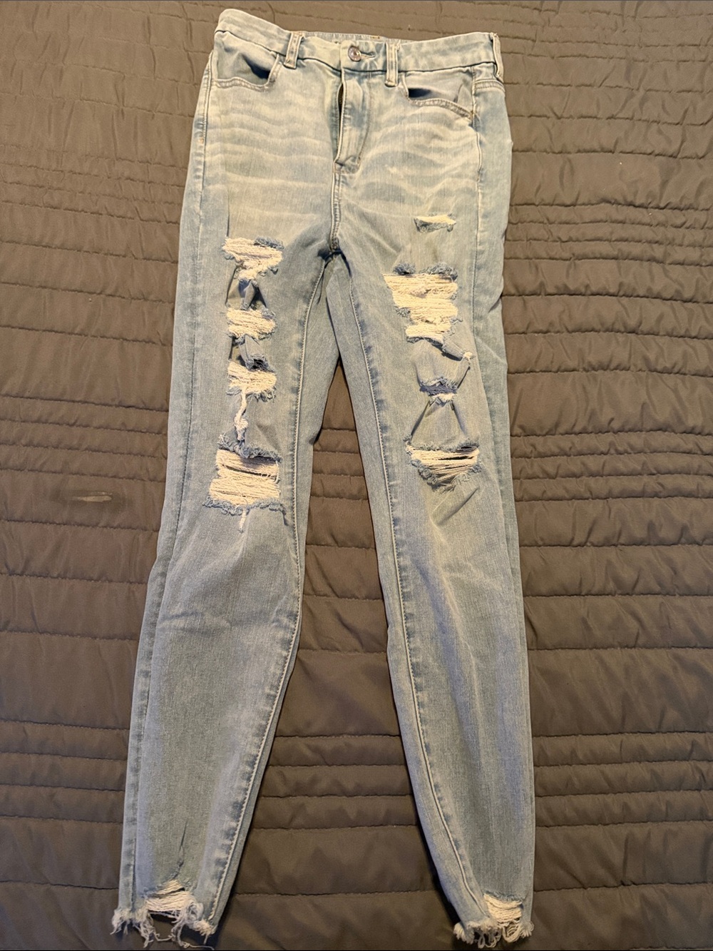 American Eagle Outfitters Light Blue Distressed Skinny Jeans